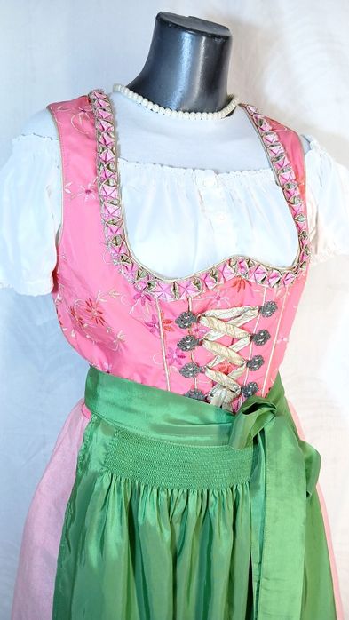 Dirndl Nr.40 Rochie bavaeza Oktoberfest Sarfan tirolez