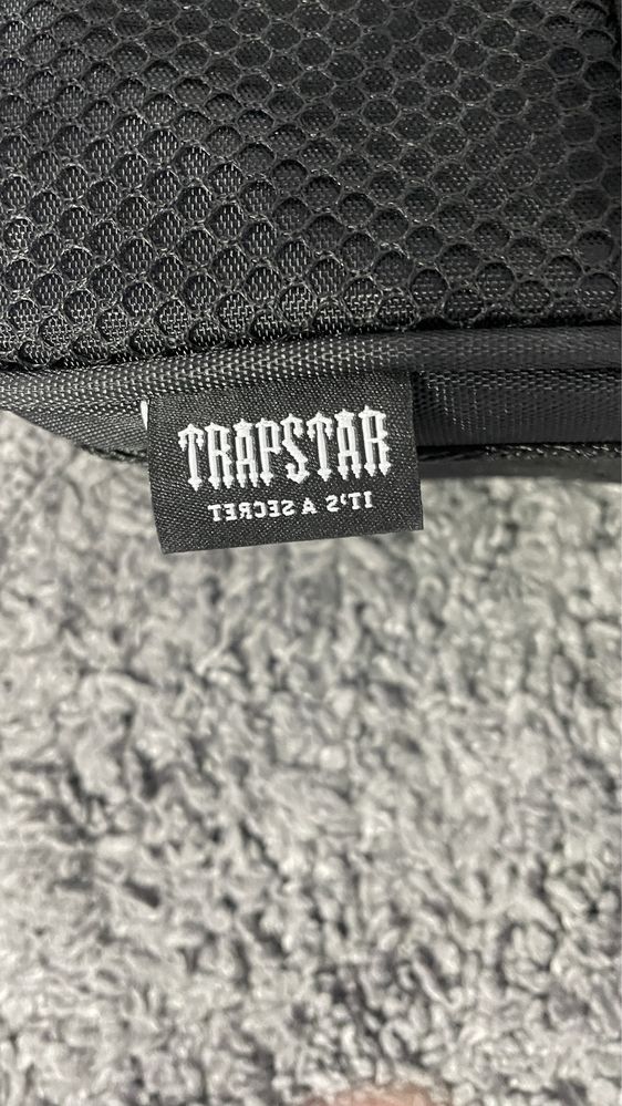 Trapstar full black bag