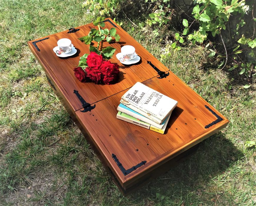 Masa de cafea stil rustic cu spatiu de depozitare
