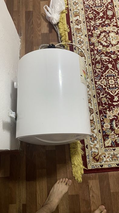 Бойлер (Ariston)