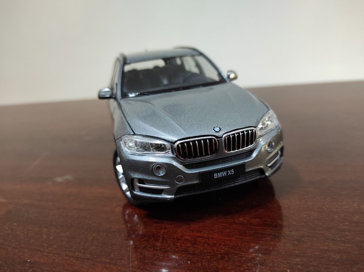 Machetă Bmw X5 , nouă în cutie.