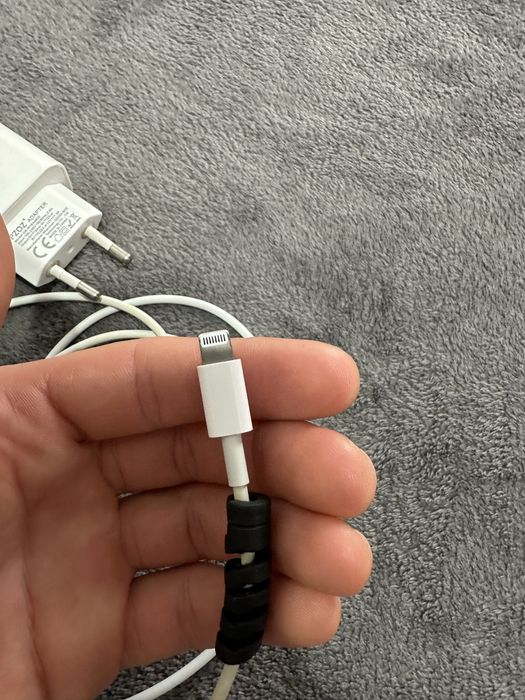 Incărcător adaptor + cablu, 2 seturi, original Apple Califorina OFERTĂ