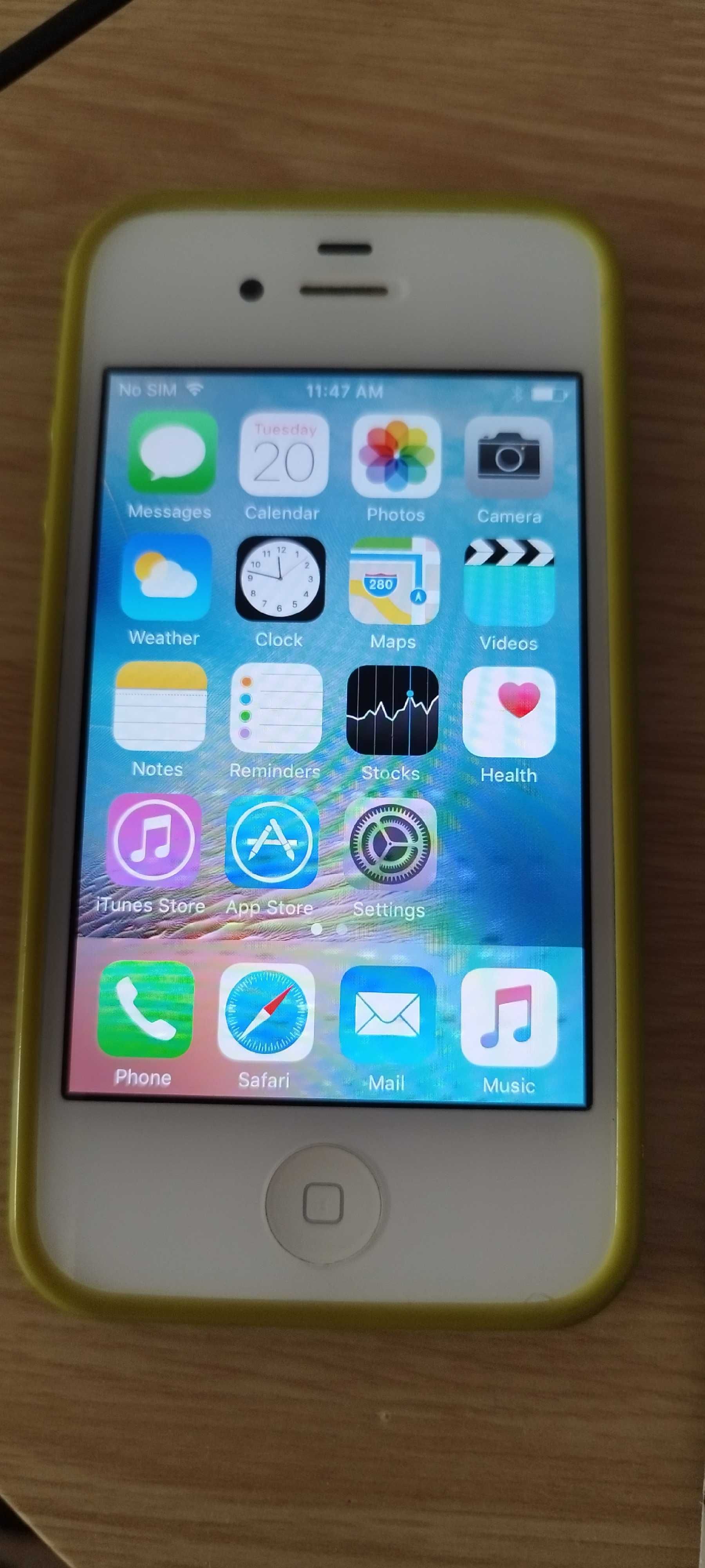 Iphone 4s с бял панел