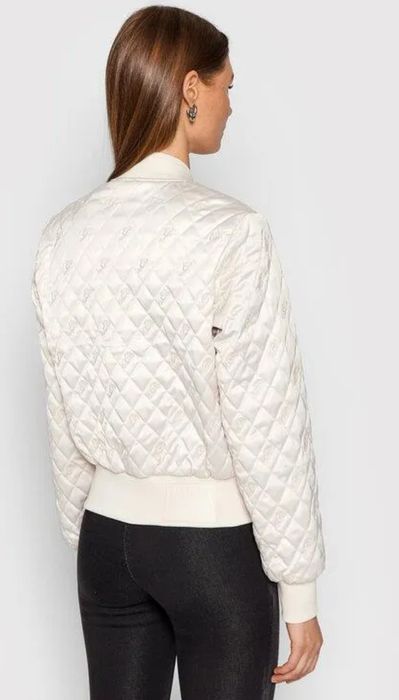 Яке Guees много запазено