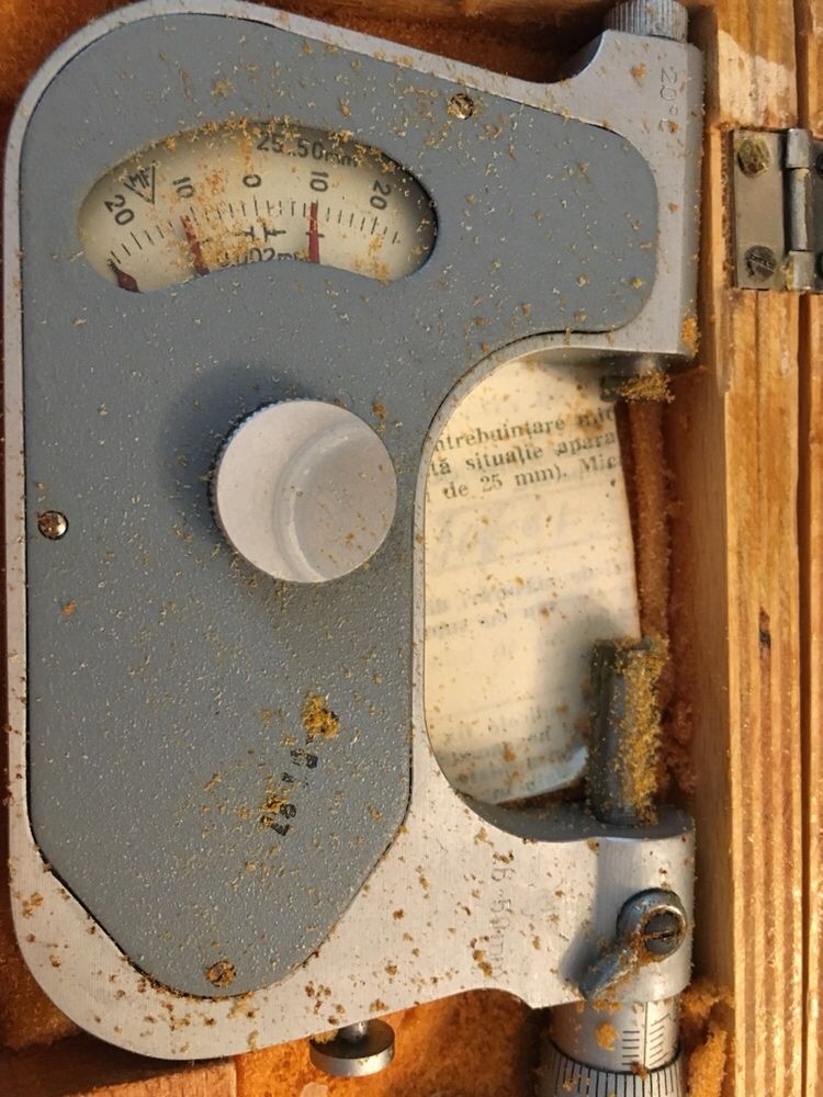 Micrometru 25-50 cu pirghie