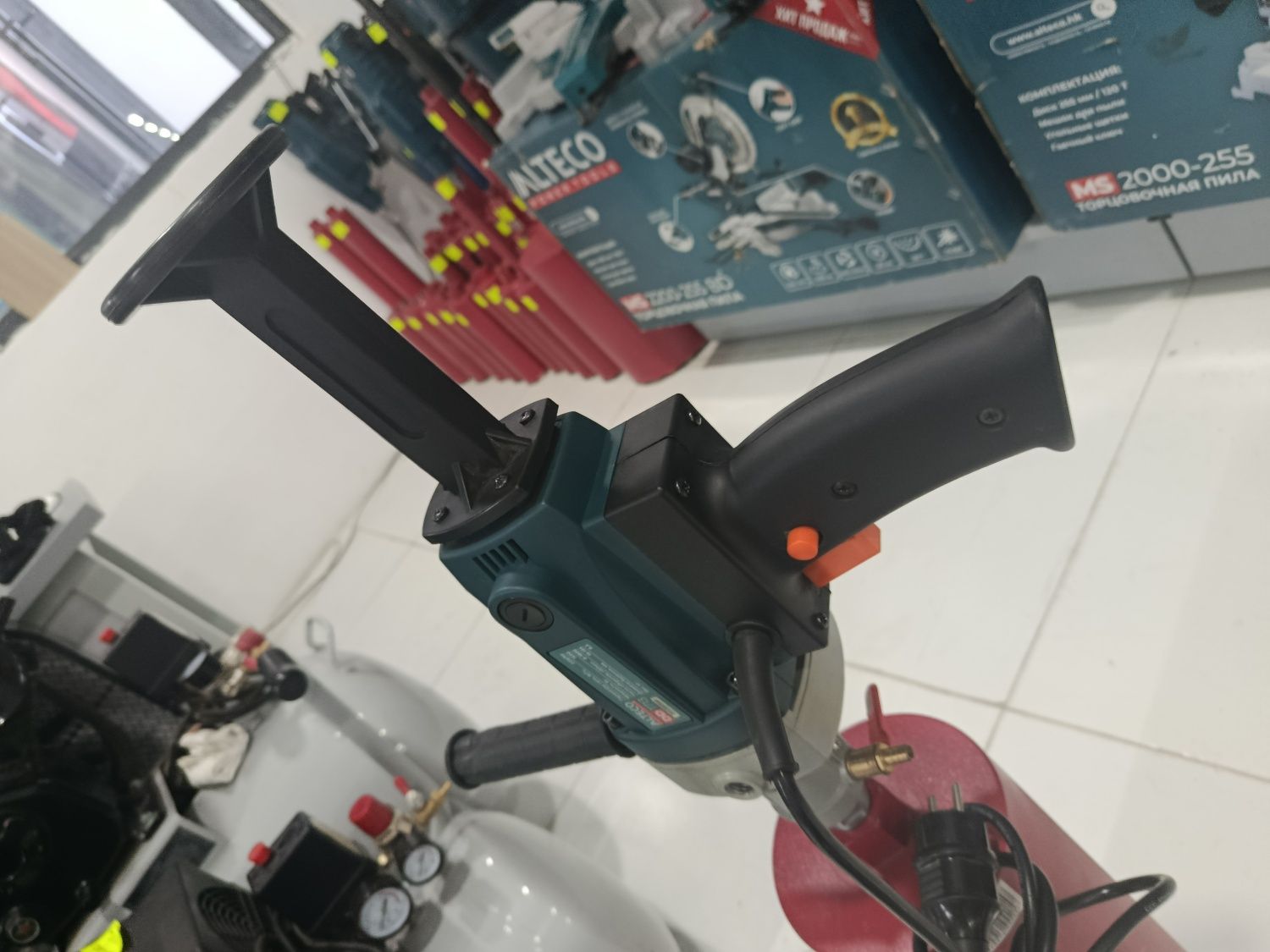 Дрель алмазного бурения ALTECO DD 1713. Гарантия 1 год










Дрель