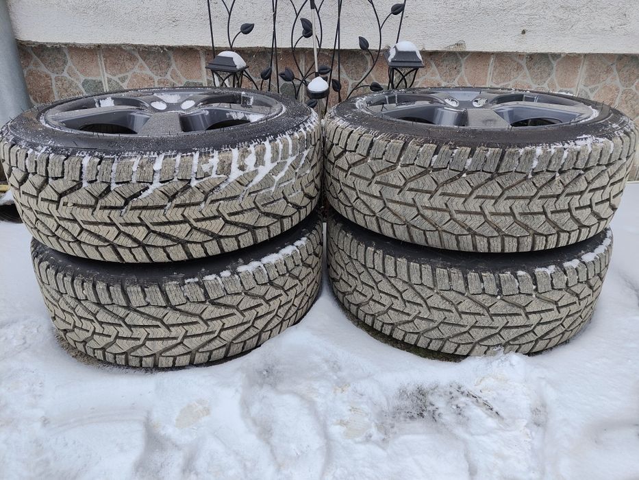 Jante R17 + Anvelope iarnă 205/50/R17 DOT 2324