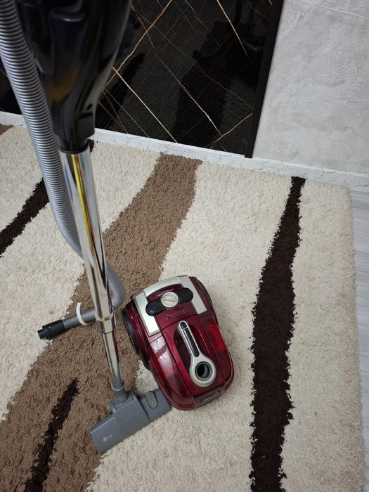 Пылесос в рабочем состоянии 7000