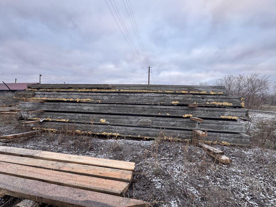 Продам плиты перекрытия  6*1,5м 4 целых одна подовинка