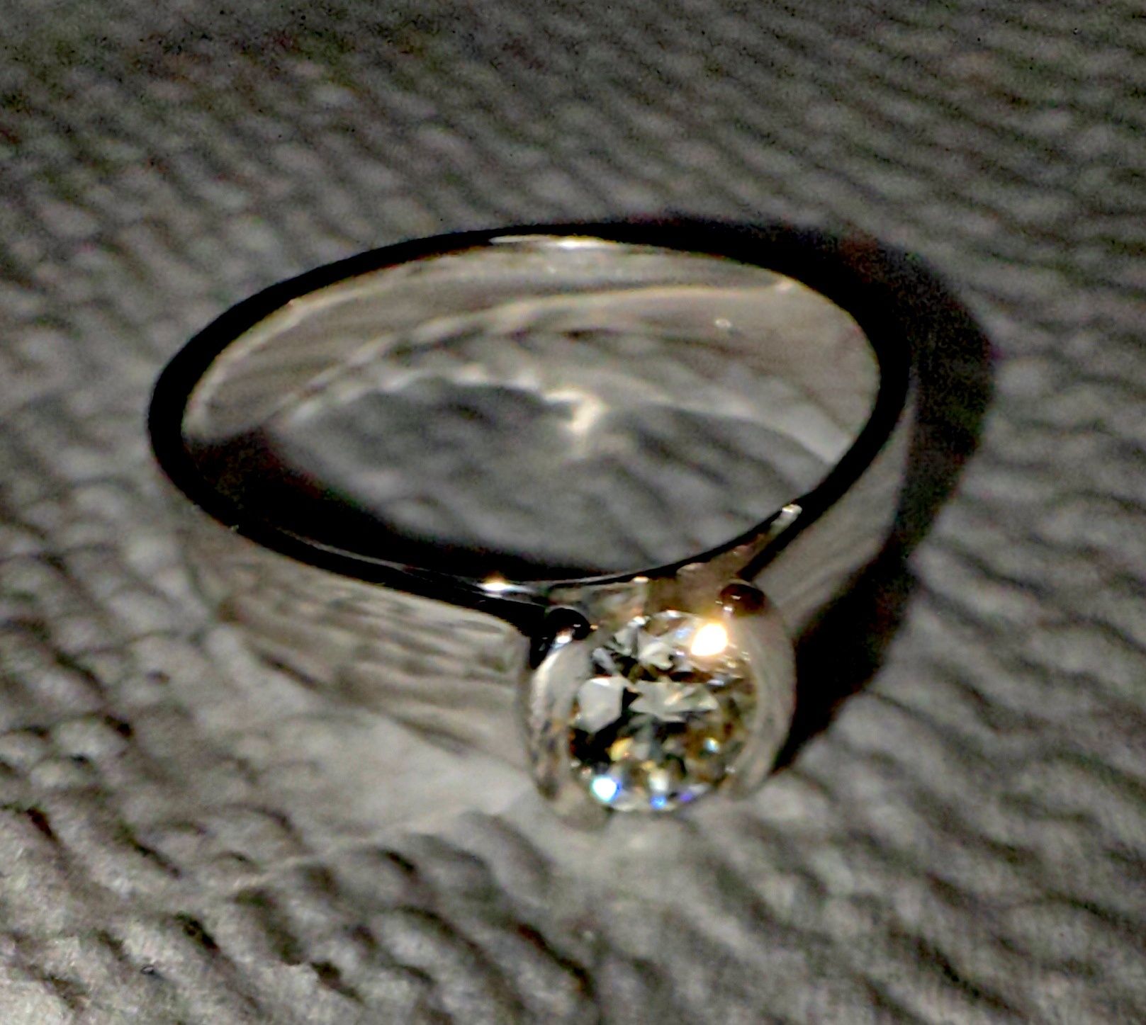 Inel logodnă cu diamant natural tăietură briliant certificat IGI