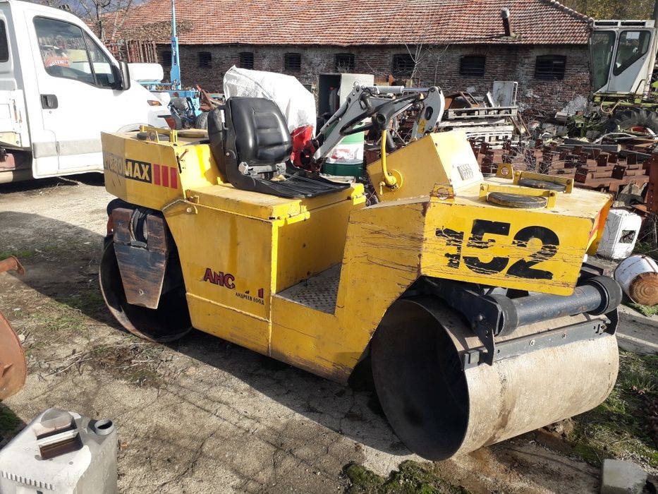 Двубандажен вибрационен валяк