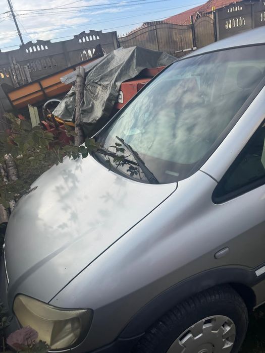Vând Opel Zafira A 2005
