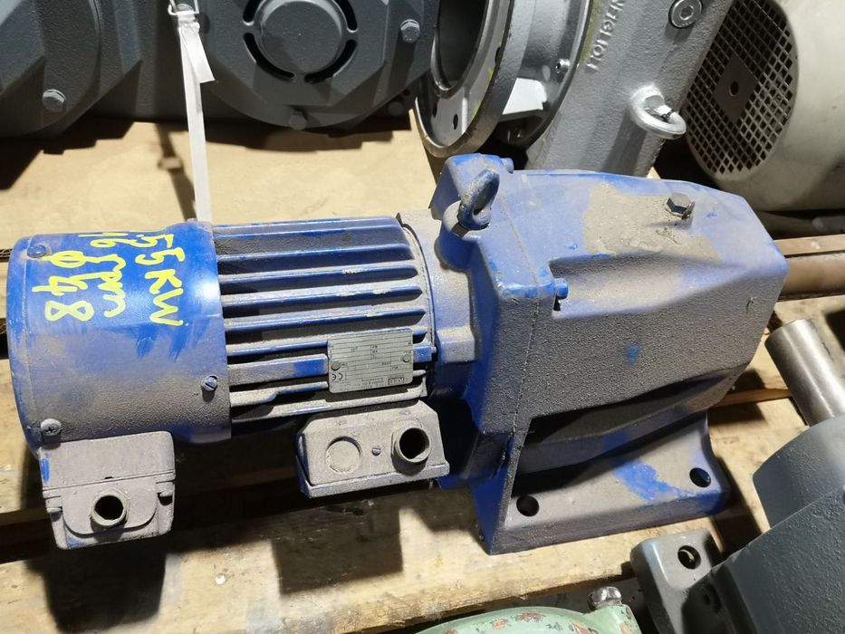 Motor electric trifazat cu reductor, 0.55kW, 16rpm, 380V