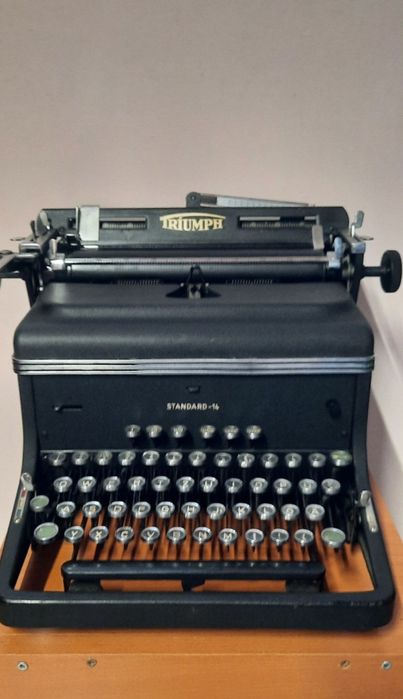 Mașină de scris Triumph Standard 14 impecabilă