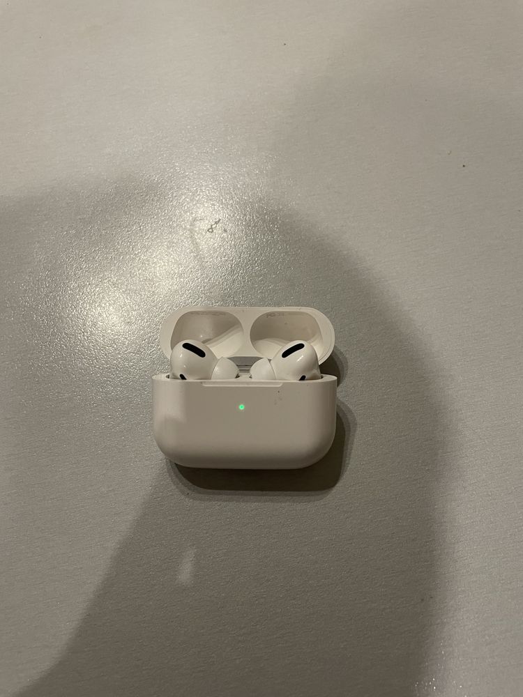 Casti AirPods Pro