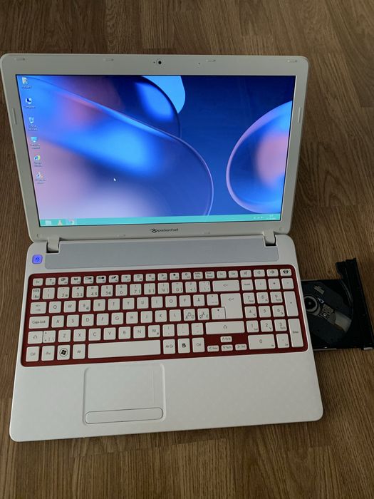 Laptop Packard-bell display 15,6 led,500gb mem,4gb ram,baterie buna.