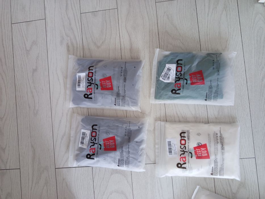 Se vând tricourile din poze