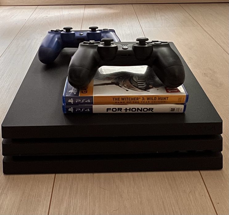 PlayStation 4 Pro 1TB+2 controllere+jocuri+camera-stare excelenta