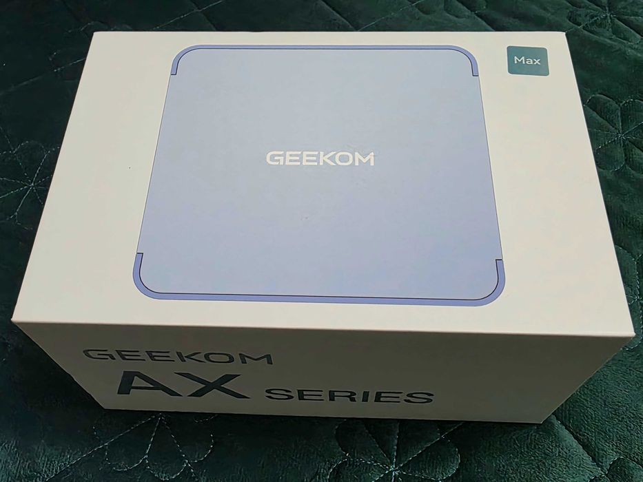 Mini PC GEEKOM AX8 Max, Ryzen 7 8745HS, Radeon 780M 32GB DDR5, 1TB SSD