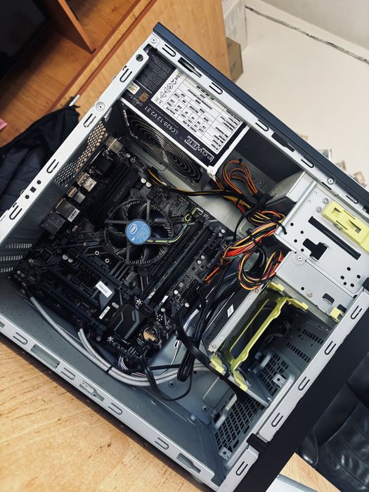 Настолен компютър Hyrican