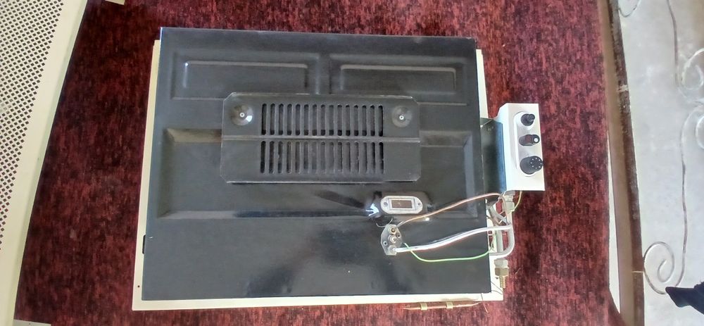 Ukrainada ishlab chiqarilgan gaz pechi sotiladi