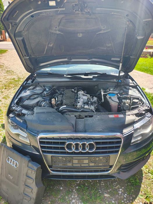 Vînd Audi A 4 b82009