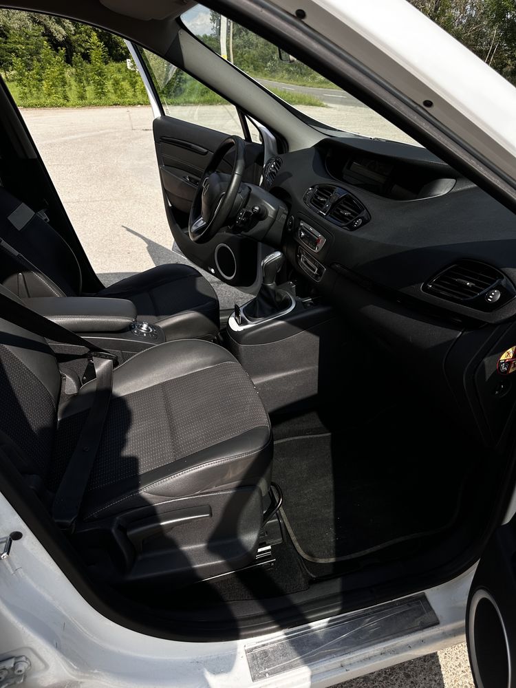 Vand Reanault Scenic 2012 -1.5 dci -automat