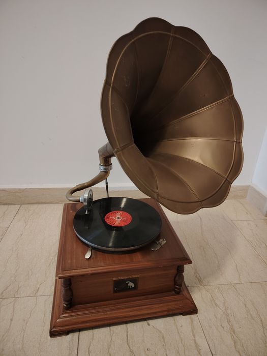 Gramofon colectie antic deosebit His Master ‘s Voice, functional,pâlni