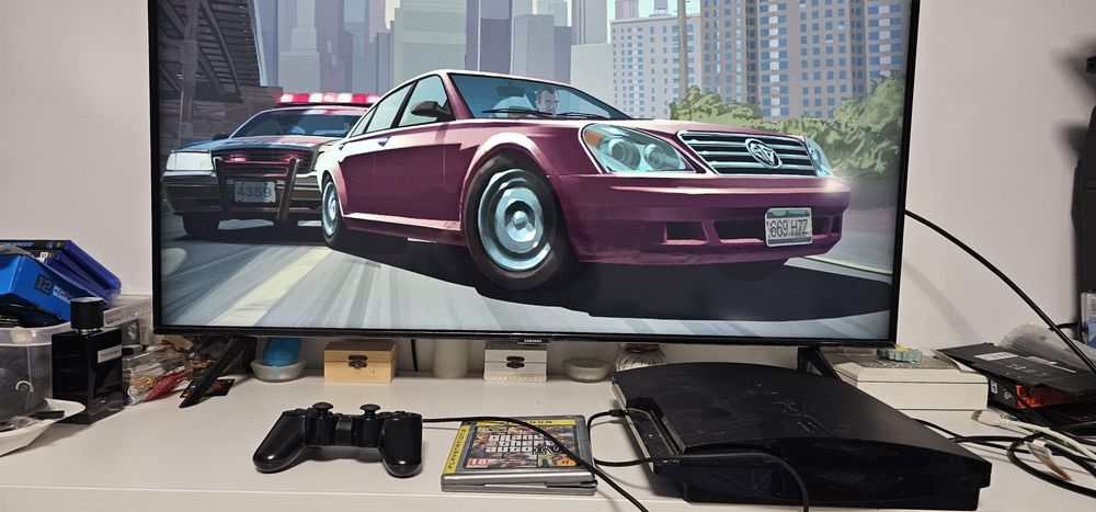 Ps3 PlayStation 3 cu controler și joc GTA