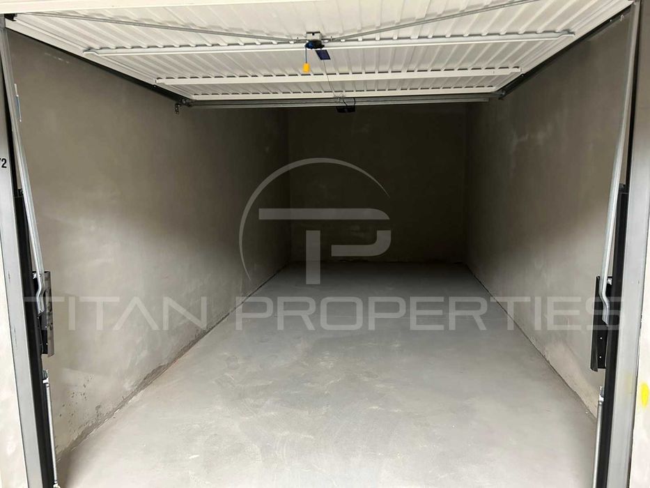 ГАРАЖ в Малинова долина