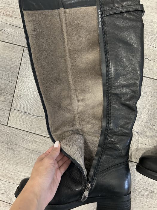 Продам женскую зимнюю обувь