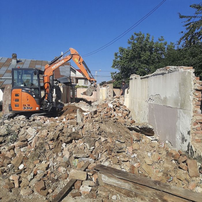 Demolari Tulcea Debarasare Moloz , curatenie gradina, demolari , moloz