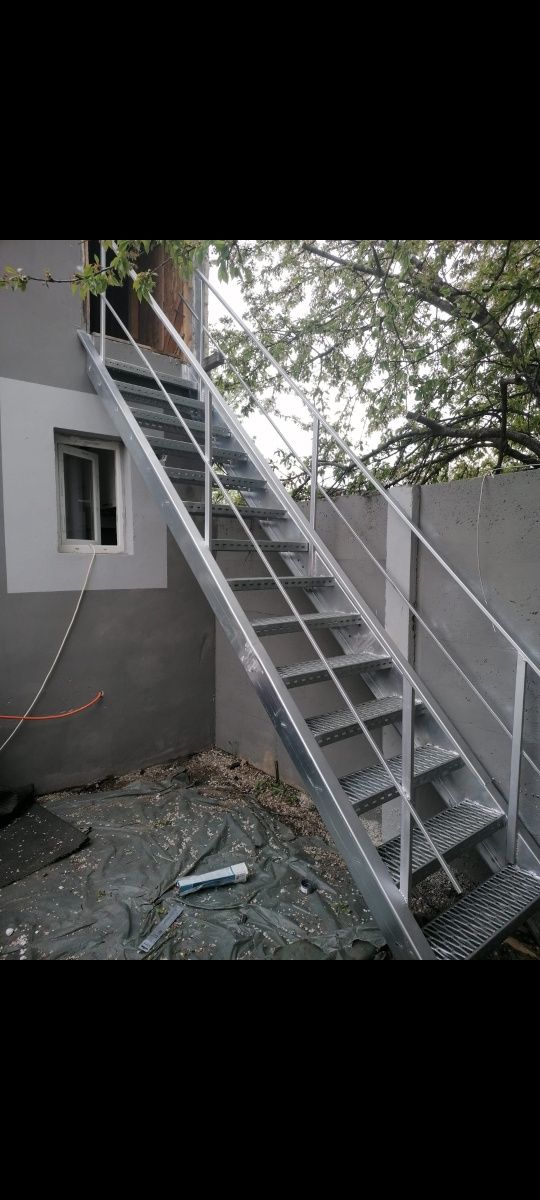 Scară zincată profesionala
