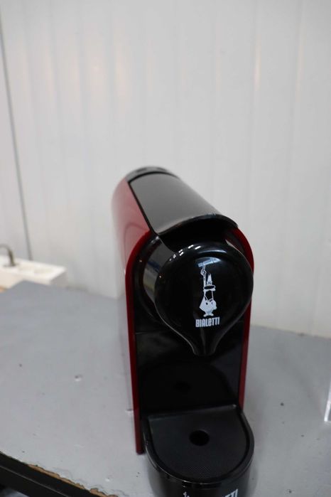 Кафемашина Bialetti Gioia, капсули, 1200W, червена, Леки ДЕФЕКТИ
