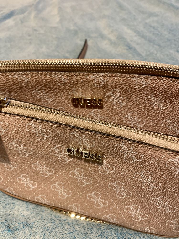 Чанта Guess