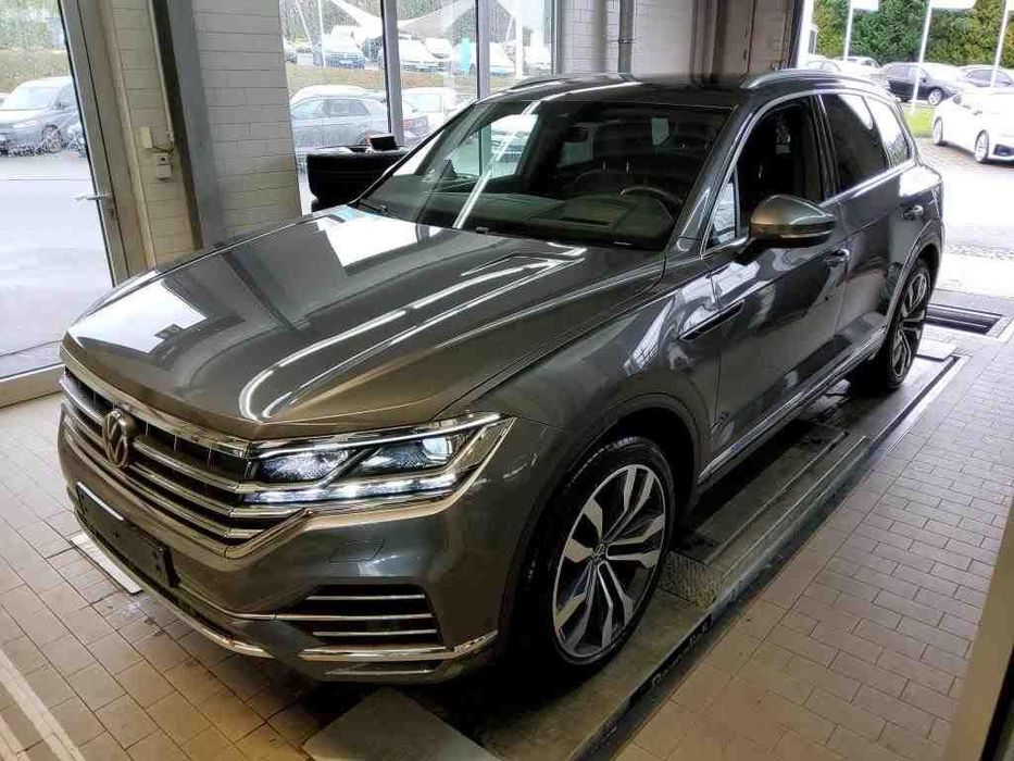 Volkswagen Touareg Volkswagen Touareg Elegance 4Motion 3.0 TSI Hybrid / Cameră / LED