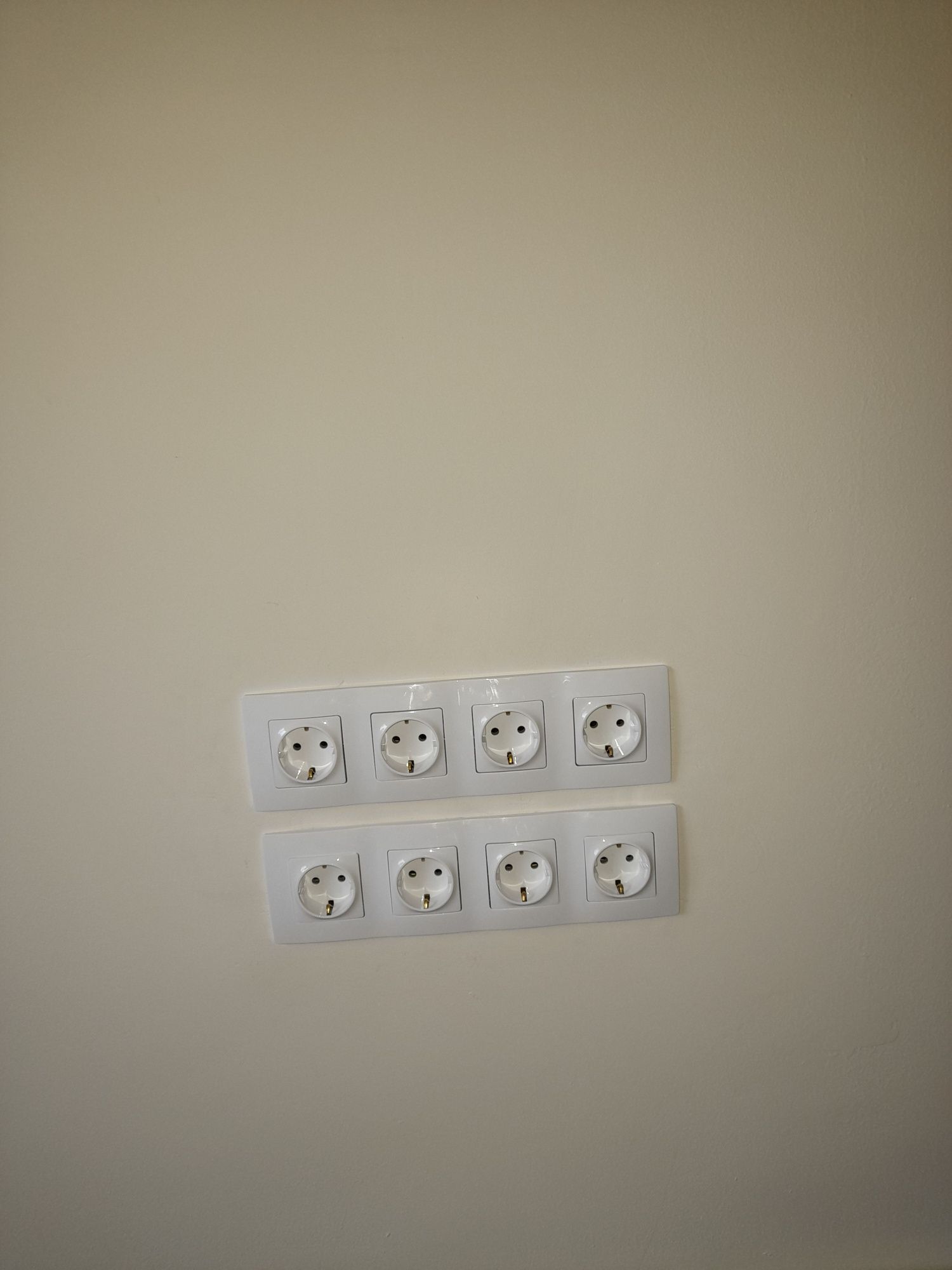 Electrician cu experiență