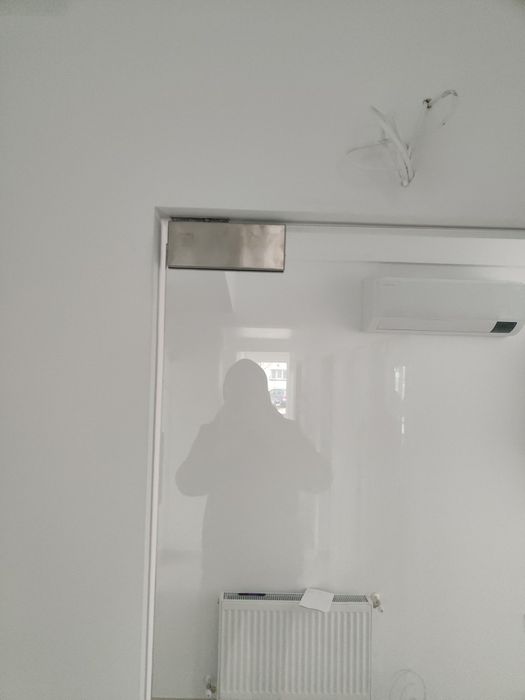 Uși,balustrade,cabine dus,închideri din sticla securizata