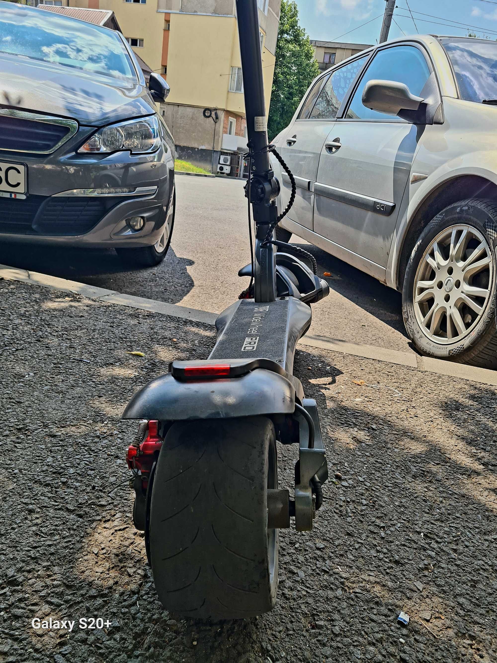 Trotineta wide wheel