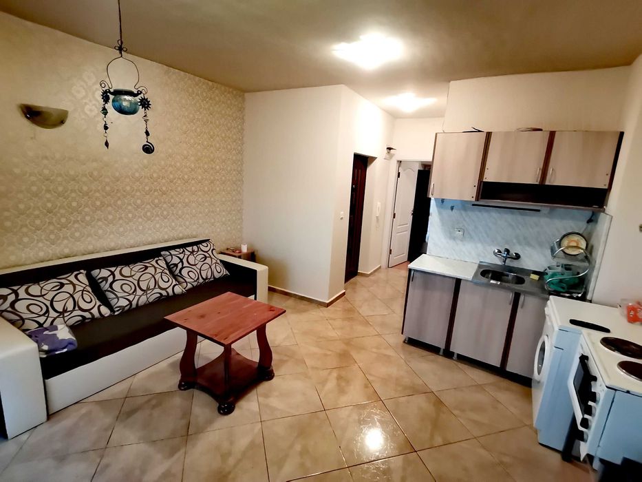 Дава се под наем Тристаен апартамент в Бургас, Център - 90 кв.м за 306 € - Снимка #3