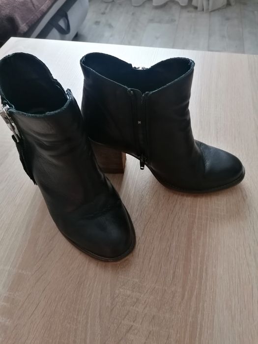 Botine din piele naturala