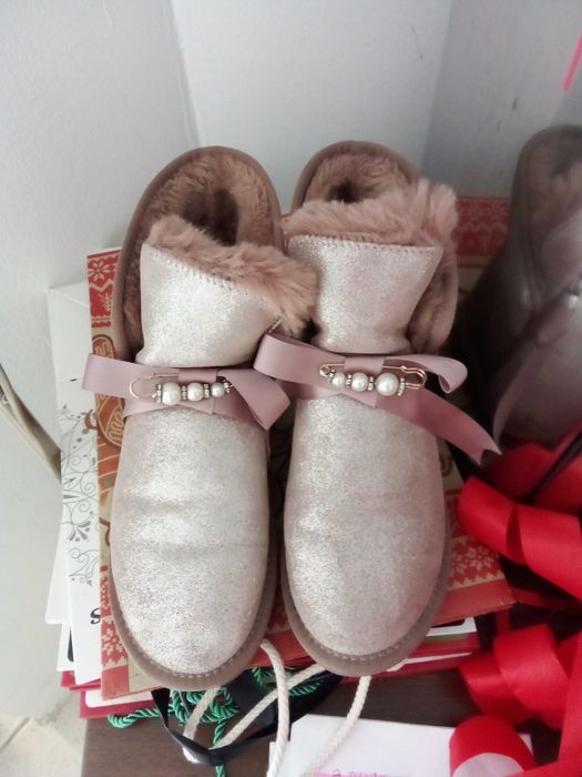 Нови итал. ботуши 38, кожа -99 лв.