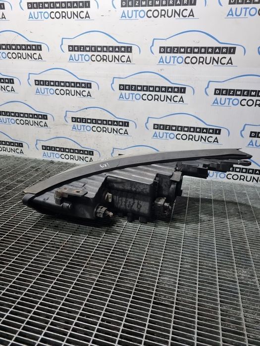 Far Dreapta Hyundai IX35 2010 - 2019 SUV 4 Usi (1145) Fara xenon LED