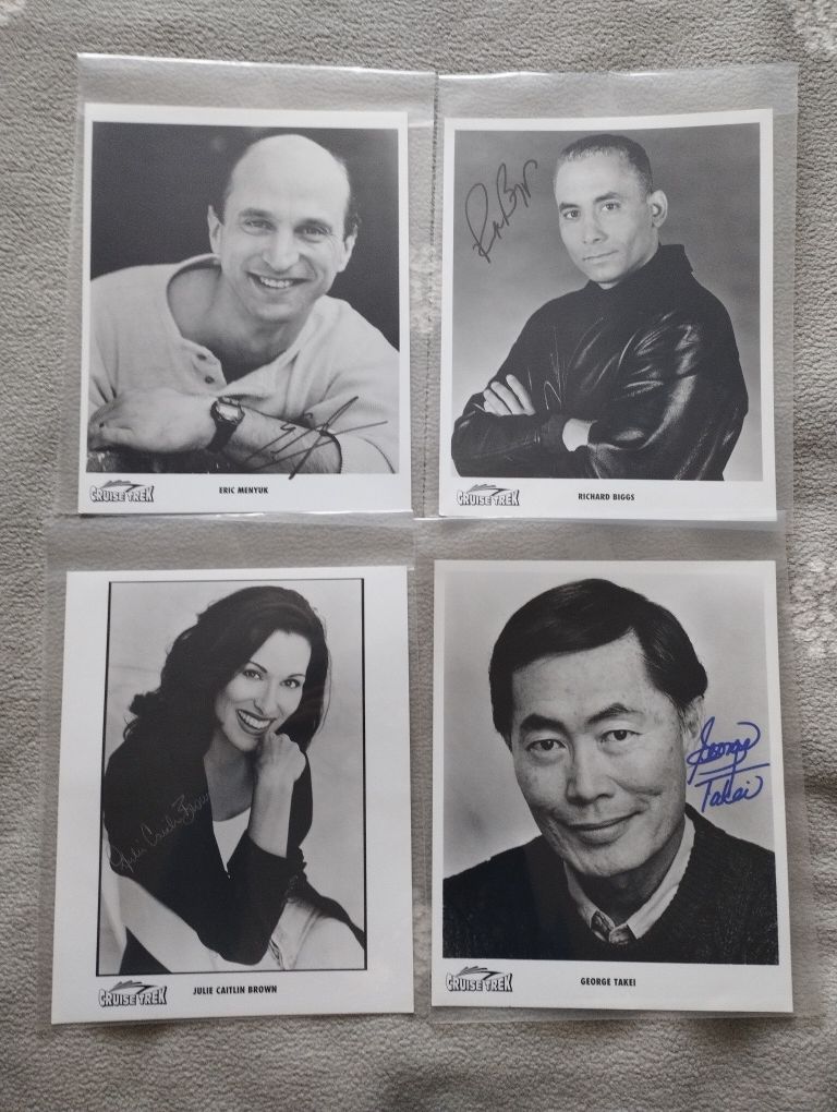 Fotografii actori și personaje celebre cu autograf