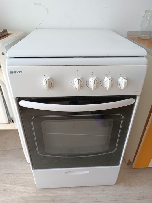 Продам газовую плиту