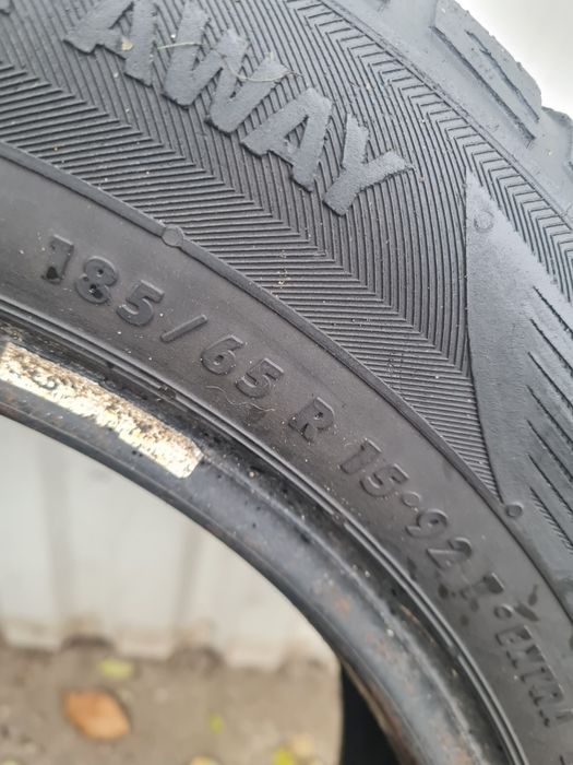2 Anvelope de iarna *185/65R15*Motrio*LICHIDARE STOC*59 Lei Buc*