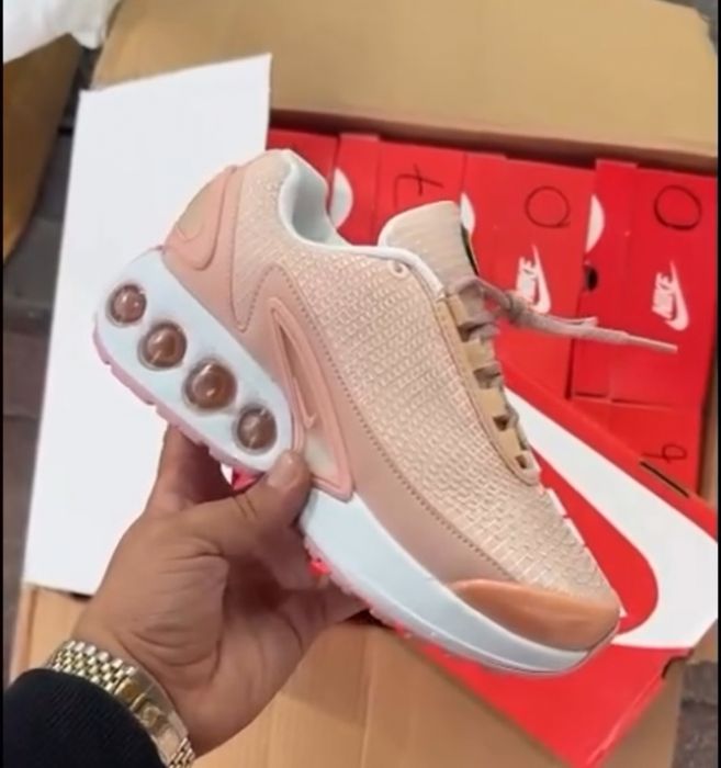 Нови обувки Nike air max DN