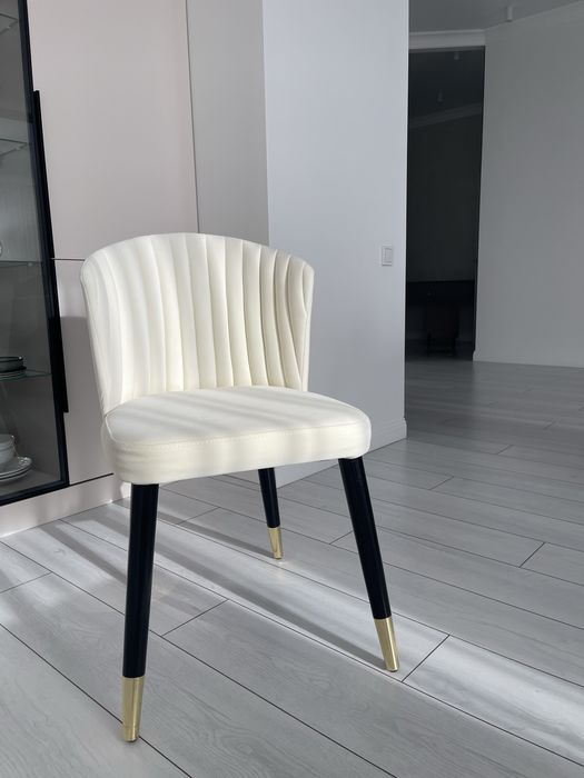 Продам стулья для гостинной/столовой