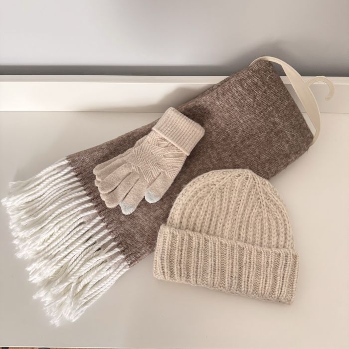 НОВИ! зимен комплект H&M шал, шапка и ръкавици
