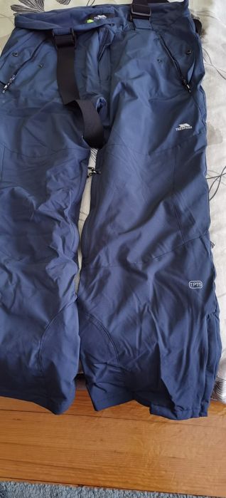 Продавам чисто нов ски екип